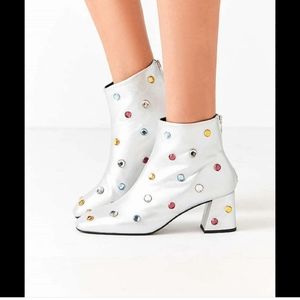 Crosswalk Metallic Gem Ankle Boots Silver Stunning US 38 Nwob